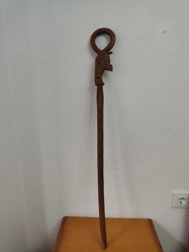 Bastón tallado artesanal