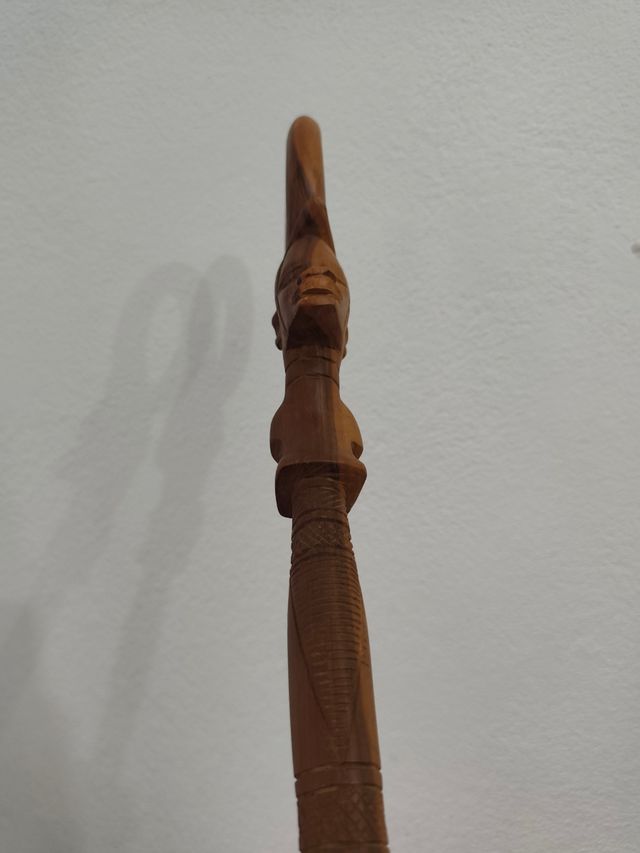 Bastón tallado artesanal