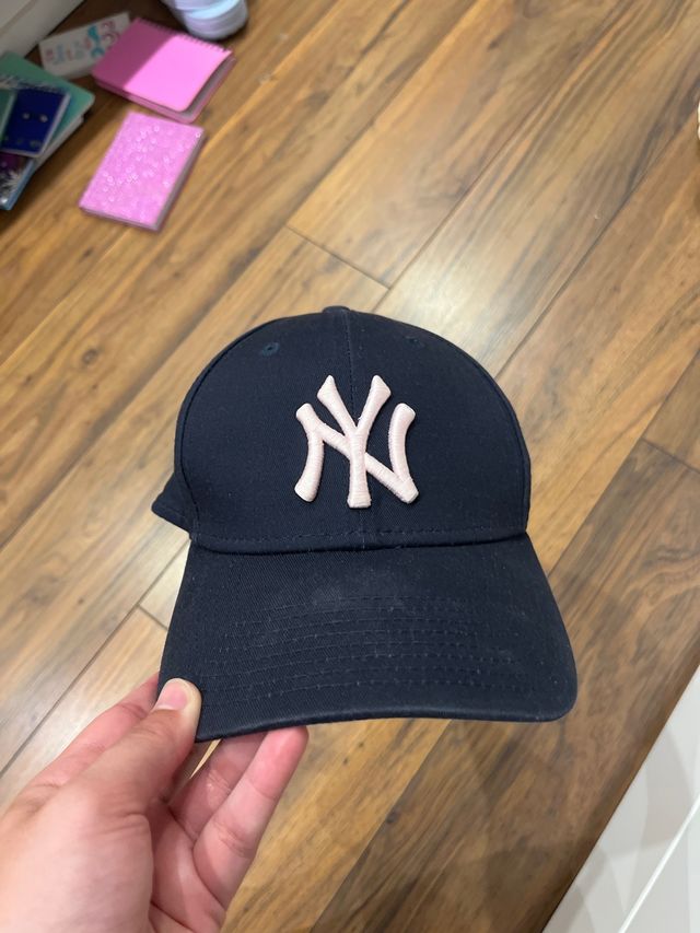 2 Gorras New Era NY Yankees azul y rosa