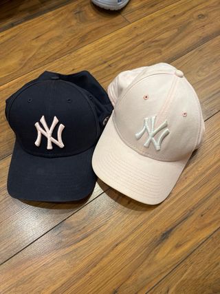 2 Gorras New Era NY Yankees azul y rosa