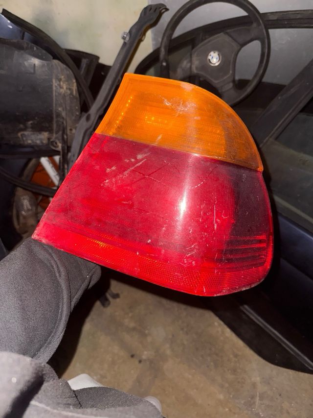 BMW E46 - Piezas: Puertas, capó, maletero...