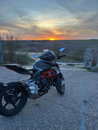 MV AGUSTA BRUTALE 800
