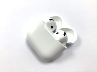in-ear apple airpods 4 gen