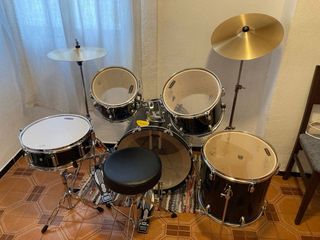 Batería acústica completa con apagadores