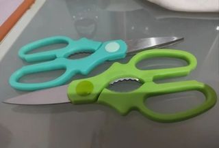 2 forbici da cucina - Usate pochissimo