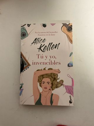 Tú y yo, invencibles: La autora más vendida del...