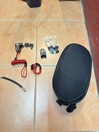 Accesorios Xiaomi: Cable + Candado
Gancho
Bolsa