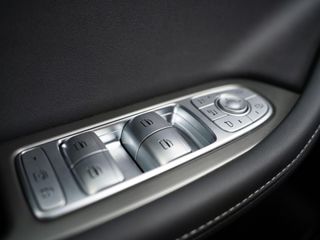 Ebro S700 1.6 TGDI Luxury 7 DCT