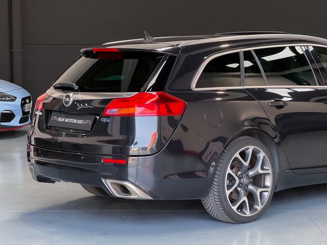 OPEL Insignia Sports Tourer 2.8 V6 Turbo OPC