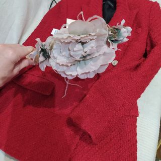 Cinturón dorado con flores