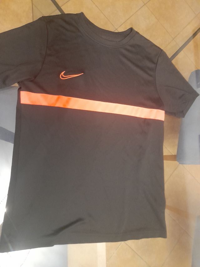 Maglietta Nike nera-arancione