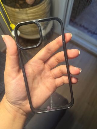 Funda iPhone 15 transparente
