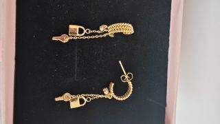 Aretes aro dorados con candado y llave acero nuevo