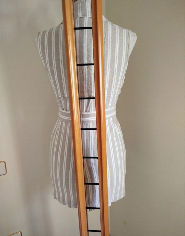 Chaleco rayas Stradivarius beige