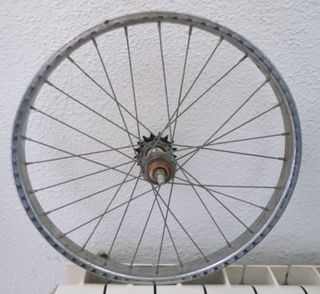 Lote llantas bicicleta California BH