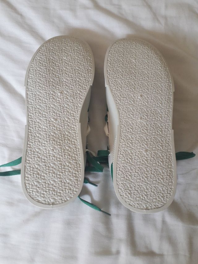 Sneakers verdi e bianche