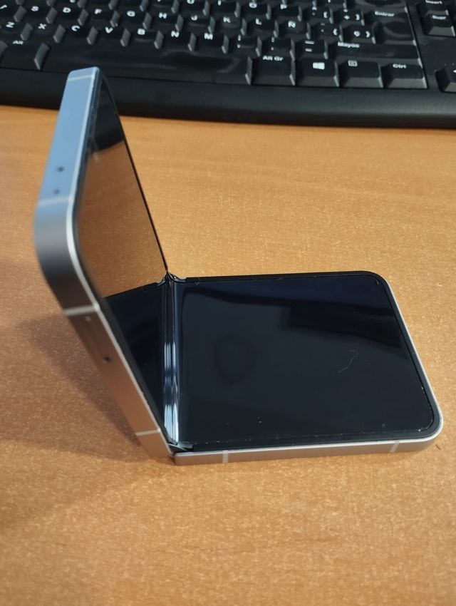 SAMSUNG Galaxy Z Flip6 256 GB...