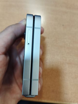 SAMSUNG Galaxy Z Flip6 256GB ..