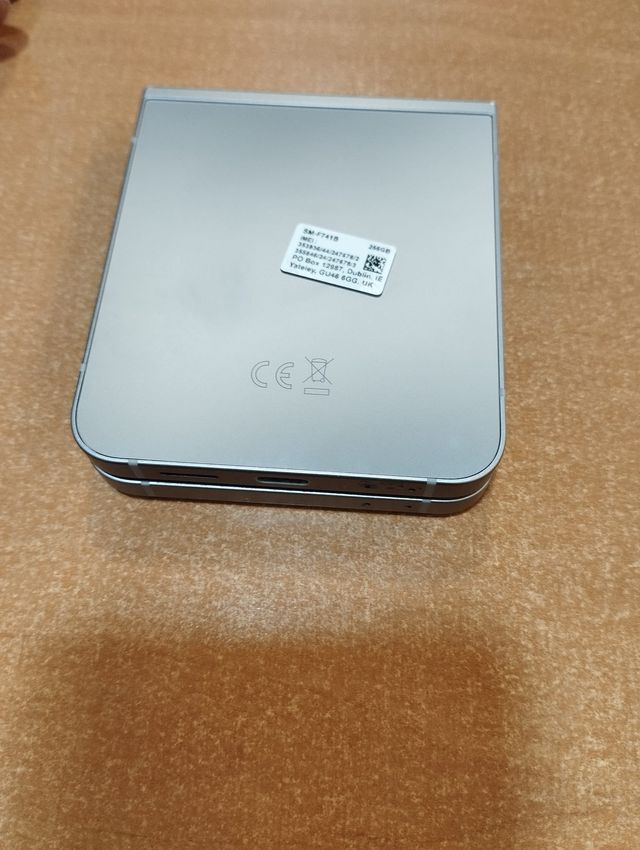 SAMSUNG Galaxy Z Flip6 256 GB...