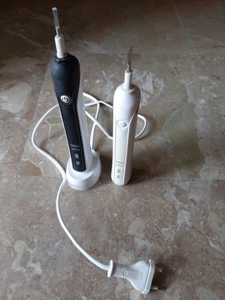 2 Spazzolini Elettrici Oral-B PRO 2