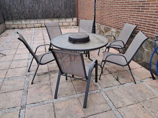 Mesa + 2 sillas + Sombrilla terraza metal gris