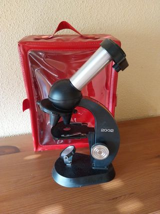 Microscopio antiguo 2002