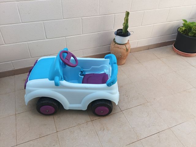 Coche eléctrico infantil