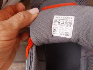 Zapatillas Adidas Grises y Naranjas