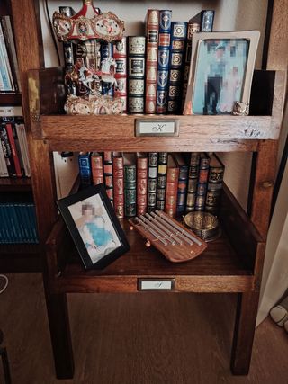 Estantería librería escalera madera.