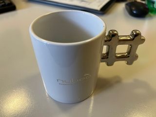 Tazza Nubea | Porcellana e metallo