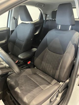TOYOTA Yaris 1.5 120H - 2024