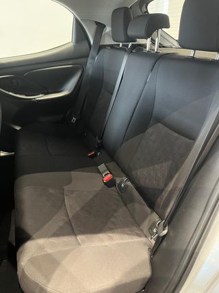 TOYOTA Yaris 1.5 120H - 2024