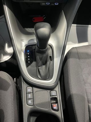 TOYOTA Yaris 1.5 120H - 2024