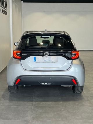 TOYOTA Yaris 1.5 120H - 2024