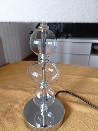 Lámparas de mesa, juntas o por separado 