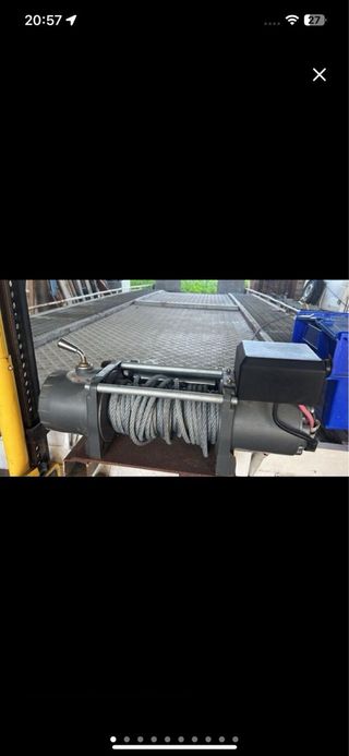 Remolque plataforma coche.