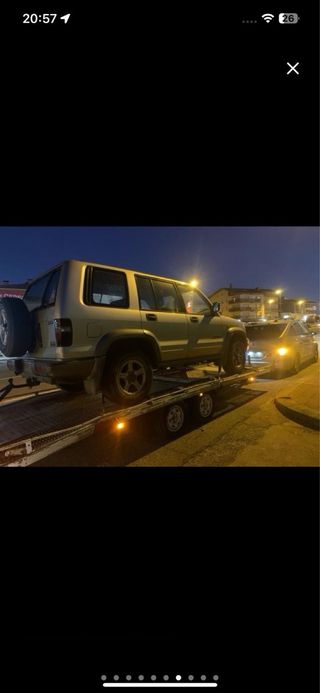 Remolque plataforma coche.