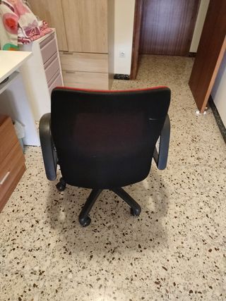 Silla oficina roja y negra