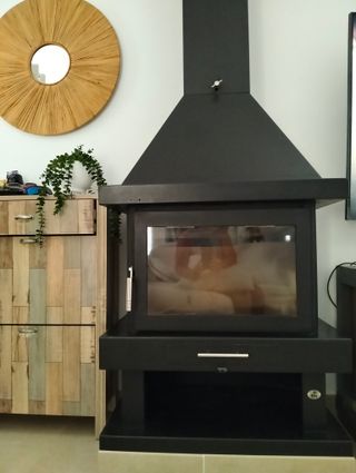 Chimenea leña fm negra - moderna de carga frontal