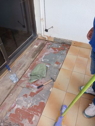 CONSTRUACABADOS ... SL  PRESUPUESTO SIN COMPROMISO