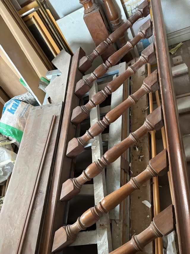 Barandilla escalera madera antigua
