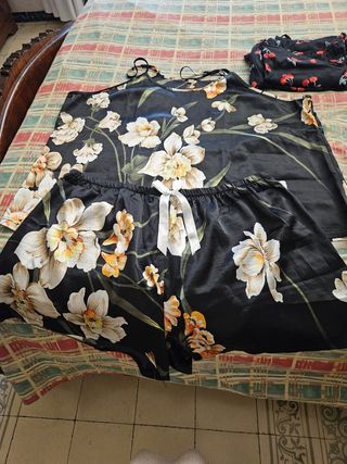 Nuevos. 3 Pijamas 5XL - Ropa de dormir