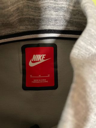 Chaqueta Nike gris talla M