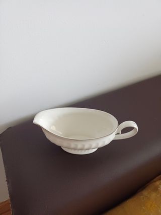 Sopera porcelana blanca + salsera