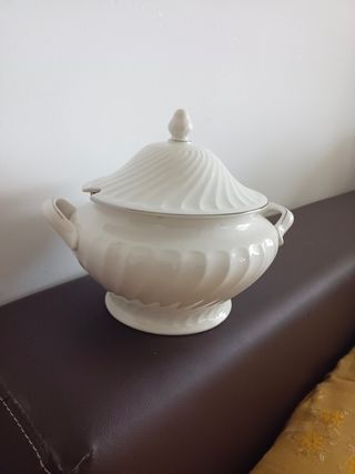 Sopera porcelana blanca + salsera