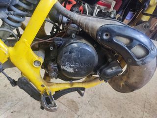 Moto Suzuki RMX + chasis regalo