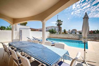 Chalet en venta en Empuriabrava en Castelló d´Empúries