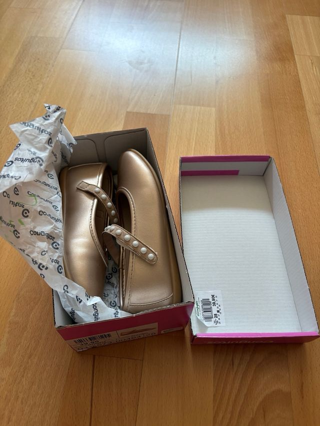 Manoletinas piel. Marca Conguitos niña talla 28