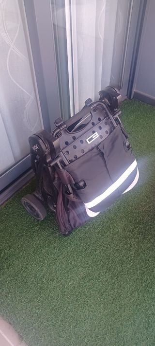 Carrito JOIE + funda y bolso WALKING MUM