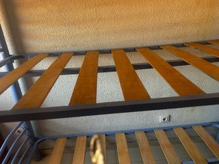 Litera metálica con cama de madera